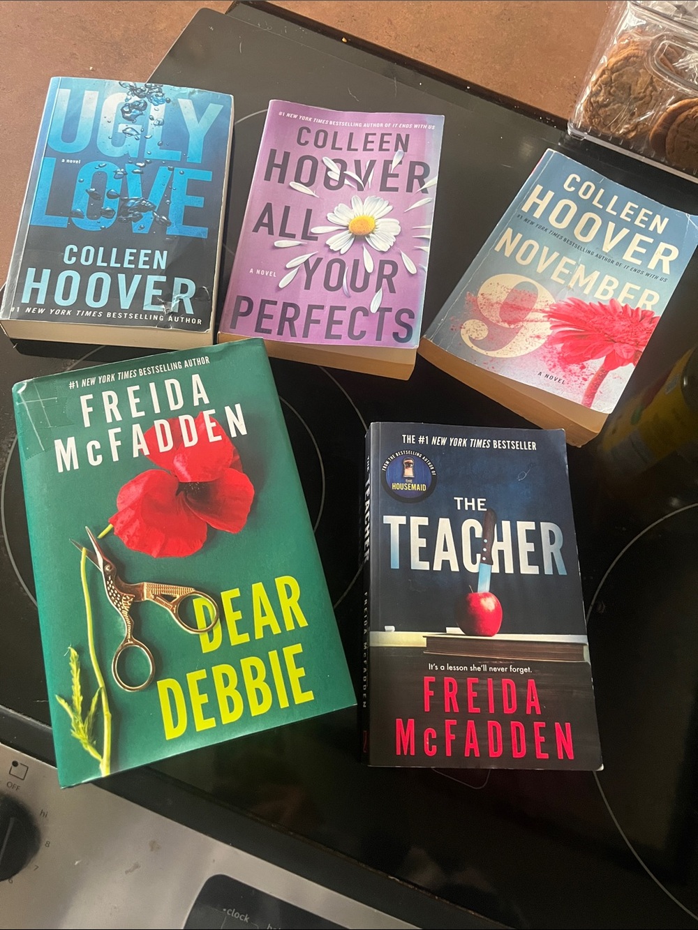 Assorted Colleen Hoover & Freida McFadden Paperback Book Set - Mixed Colors